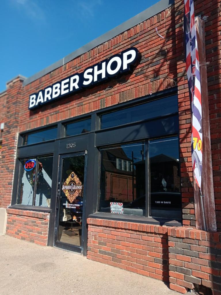 Front of Superior Blendz Barbershop